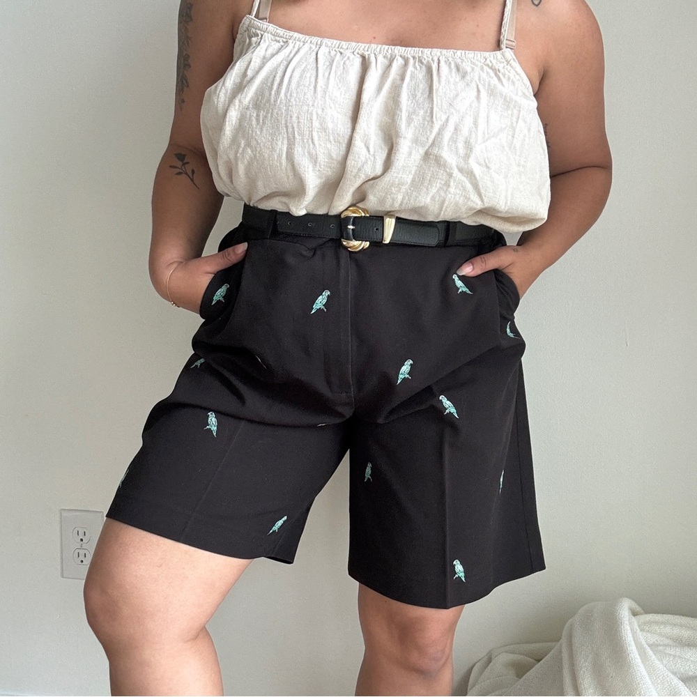 Vintage Pleated Black Shorts Parrot Print
